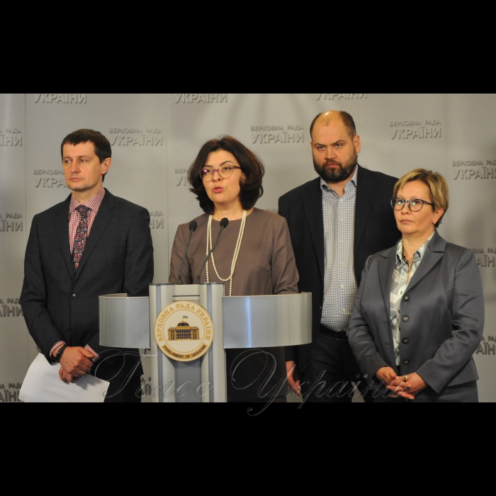 17 січня 2017 пленарне засідання Верховної Ради України.
Оксана Сироїд, депутати фракції Самопоміч.