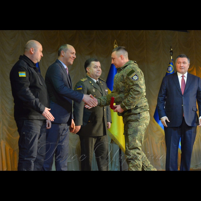 27 січня 2017 Голова Верховної Ради України Андрій Парубій взяв участь у презентації книги видавництва «Фоліо» «Добробати. Історія подвигу батальйонів, що врятували країну» про формування добровольчого руху в системі МВС, яка відбудеться у Центрі культури та мистецтв МВС. 

У заході взяли участь:  Секретар Ради національної безпеки та оборони Олександр Турчинов, міністр внутрішніх справ України Арсен Аваков, керівництво Міністерства внутрішніх справ та Національної поліції України, командири батальйонів, народні депутати та громадські діячі, які причетні до створення добровольчого руху у 2014 році.