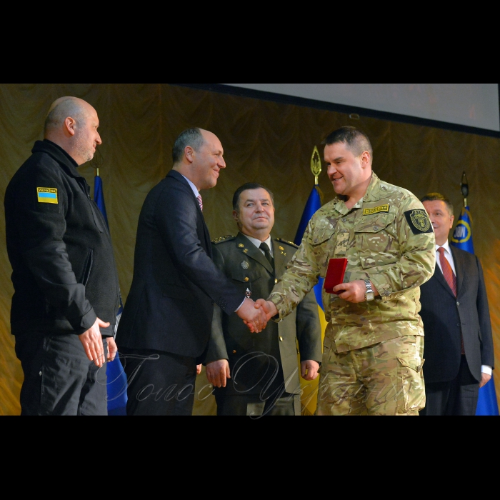 27 січня 2017 Голова Верховної Ради України Андрій Парубій взяв участь у презентації книги видавництва «Фоліо» «Добробати. Історія подвигу батальйонів, що врятували країну» про формування добровольчого руху в системі МВС, яка відбудеться у Центрі культури та мистецтв МВС. 

У заході взяли участь:  Секретар Ради національної безпеки та оборони Олександр Турчинов, міністр внутрішніх справ України Арсен Аваков, керівництво Міністерства внутрішніх справ та Національної поліції України, командири батальйонів, народні депутати та громадські діячі, які причетні до створення добровольчого руху у 2014 році.