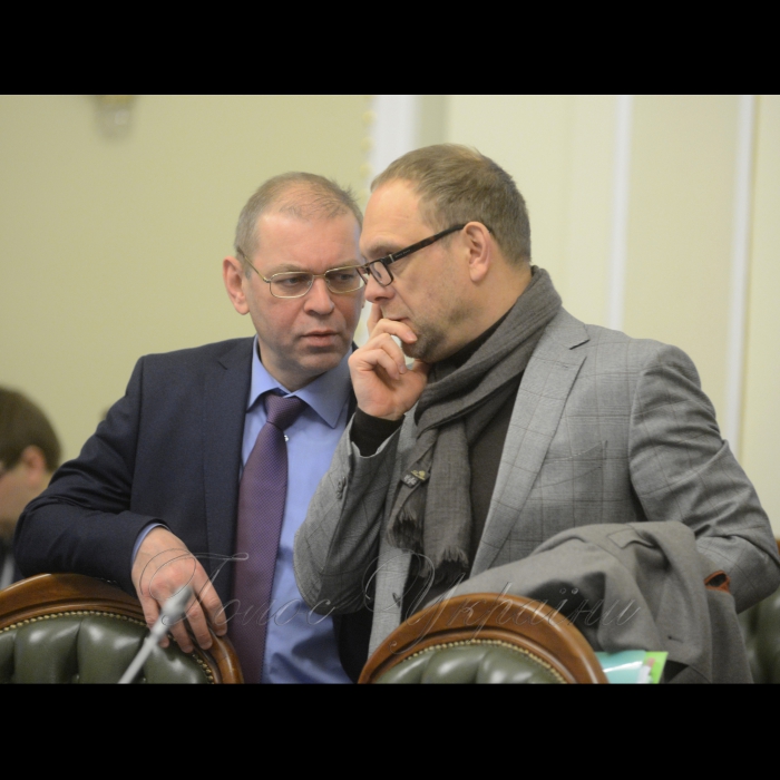 6 лютого 2017 погоджувальна рада керівників депутатських фракцій і груп у ВР.
Сергій Пашинський - НФ, Сергій Власенко - Батьківщина.