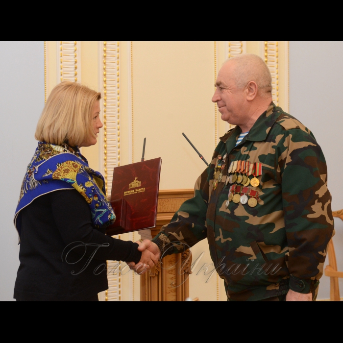 13 лютого 2017 перший заступник Голови Верховної Ради України Ірина Геращенко вручила відзнаки Верховної Ради України воїнам-інтернаціоналістам та учасникам АТО за мужність і героїзм, проявлені під час виконання бойових завдань, активну громадську діяльність, значний особистий внесок у розвиток ветеранського руху та патріотичне виховання молоді.
Почесну грамоту ВР отримує Василь Унгурян член Сторожинецької районої асоціаціі ветеранів Афганістану (Чернівецька обл.).