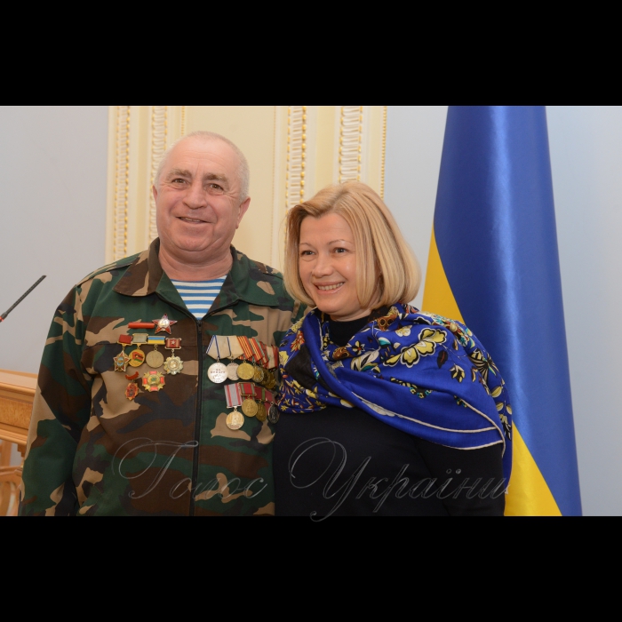 13 лютого 2017 перший заступник Голови Верховної Ради України Ірина Геращенко вручила відзнаки Верховної Ради України воїнам-інтернаціоналістам та учасникам АТО за мужність і героїзм, проявлені під час виконання бойових завдань, активну громадську діяльність, значний особистий внесок у розвиток ветеранського руху та патріотичне виховання молоді.
Почесну грамоту ВР отримує Василь Унгурян член Сторожинецької районої асоціаціі ветеранів Афганістану (Чернівецька обл.).