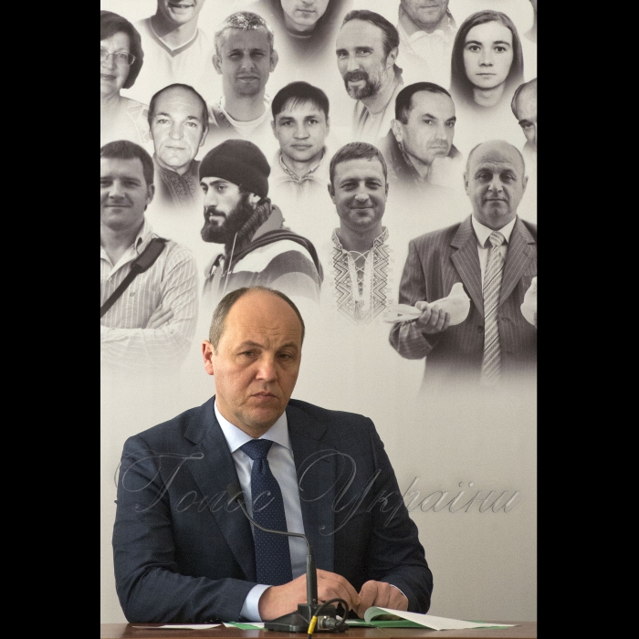 20 лютого 2017 Президент Петро Порошенко, Голова Верховної Ради Андрій Парубій, Прем’єр-міністр Володимир Гройсман разом з Генеральним прокурором та урядовцями провели зустріч з родинами Героїв Небесної Сотні. Пізніше було проведено молебен у Михайлівському соборі.