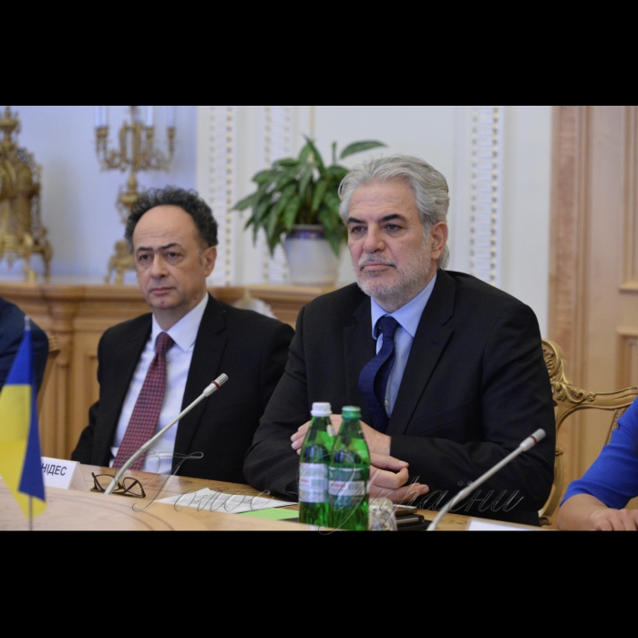 21 лютого 2017 зустріч Першого заступника Голови Верховної Ради України Ірини Геращенко з Комісаром Європейського Союзу з питань гуманітарної допомоги та управління кризами Х. Стиліанідесом.
Хюг Мінгареллі - Голова представництва ЄС в Україні, Х. Стиліанідес.