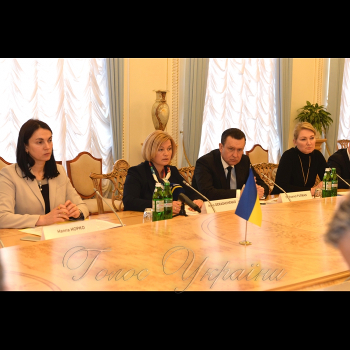 21 лютого 2017 зустріч Першого заступника Голови Верховної Ради України Ірини Геращенко з Комісаром Європейського Союзу з питань гуманітарної допомоги та управління кризами Х. Стиліанідесом.