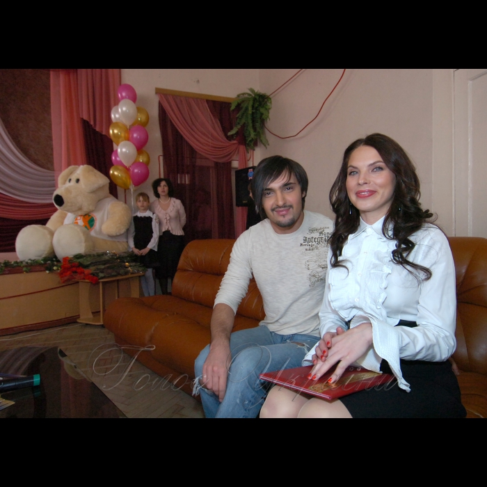 10 квітня 2009 відбувся мистецький захід, присвячений 60-річчю від дня народження Володимира Івасюка. Цього року він уперше проходить на виконання Указу Президента „Про вшанування пам’яті Володимира Івасюка”. У святі взяли участь: представники Шевченківської райдержадміінстарції;  модель та бізнесемен Влада Литовченко; співаки Віталій Козловський та Аліна Гросу.
