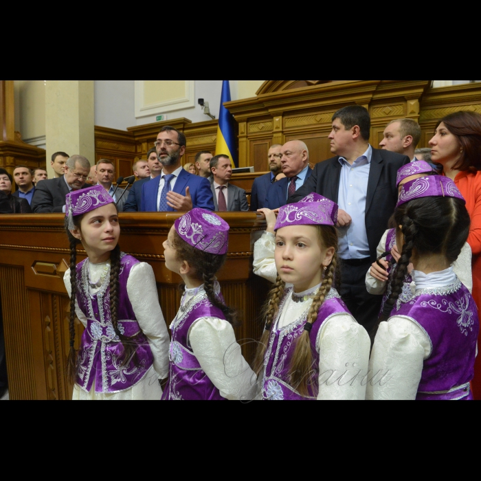23 лютого 2017 до парламенту завітав ансамбль Кримськотатарського культурного центру 
