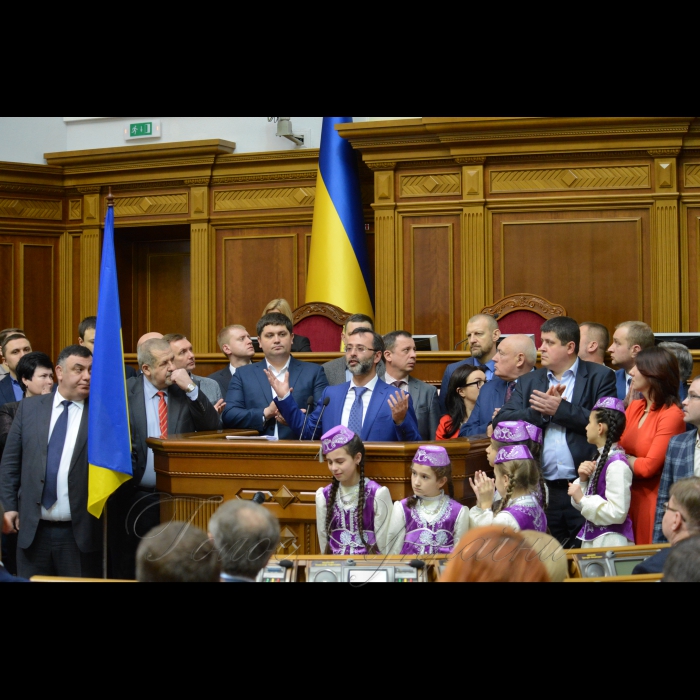23 лютого 2017 до парламенту завітав ансамбль Кримськотатарського культурного центру 