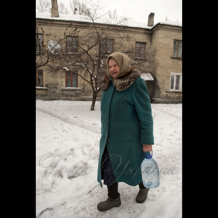 1 лютого 2017 Луганська обл. місто Гірське.
Пенсіонерка Валентина Юрченко.