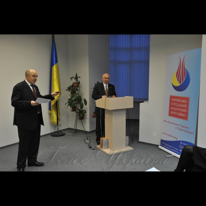 1 березня 2017 Міжнародний круглий стіл, присвячений 100-річчю проголошення пунктів Вудро Вільсона про права поневолених націй на власну державність.
Професор Володимир Сергійчук і професор Василь Костицький.