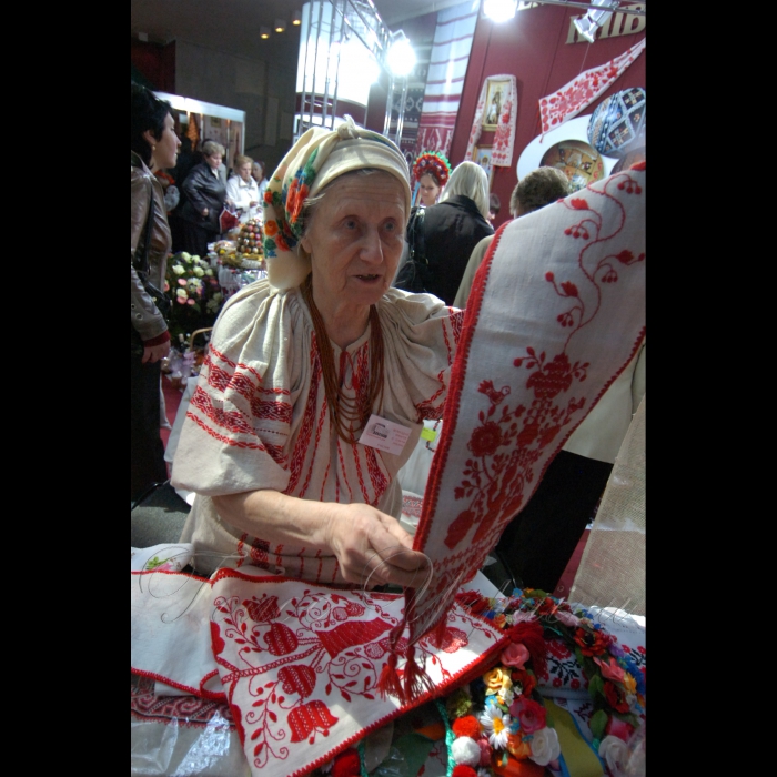 15 квітня 2009 в Українському домі відкрито ярмарок до свята Великодня, в якому візьмуть участь представники всіх регіонів України.