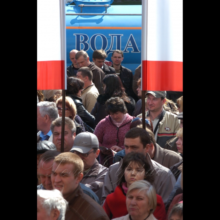 23 квітня 2009 біля КМДА ВГО «Асоціація рибалок України», Союз човнярів Київщини, ГО «Планета сильних», Партія Зелених, партія «Єдиний Центр», ГО «Еко-право», звільнені працівники КП «Плесо» та незалежні профспілки провели акцію протесту проти рішення київської влади щодо приватизації міських пляжів, прибережних територій, насосних та очисних споруд, та передачі в довгострокову оренду внутрішніх водойм.