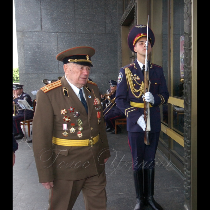 7 травня 2009 напередодні Дня Перемоги в меморіальному комплексі «Національний музей Великої Вітчизняної війни 1941-1945 років» зустрілися однополчани, земляки київських земляцтв.