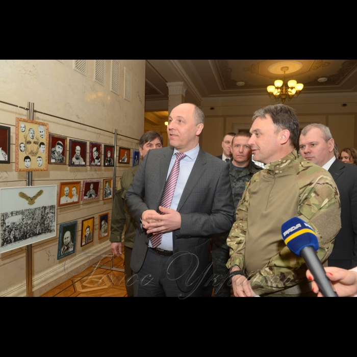 14 березня 2017 експозиція картин бійця-айдарівця Руслана Кашаюка «З вірою до перемоги» за участтю голови ВР Андрія Парубія.
Лапін Ігор праворуч.