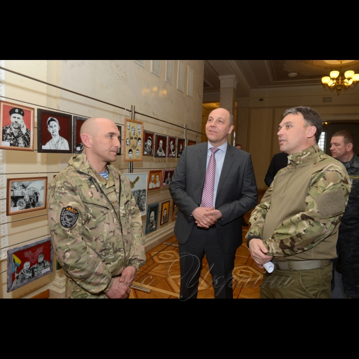 14 березня 2017 експозиція картин бійця-айдарівця Руслана Кашаюка «З вірою до перемоги» за участтю голови ВР Андрія Парубія.
Лапін Ігор праворуч.