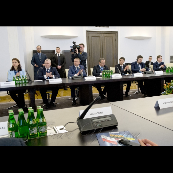 27 березня 2017 відкриття пленарного засідання Восьмої сесії Міжпарламентської асамблеї Верховної Ради України, Сейму Литовської Республіки та Сейму і Сенату Республіки Польща.