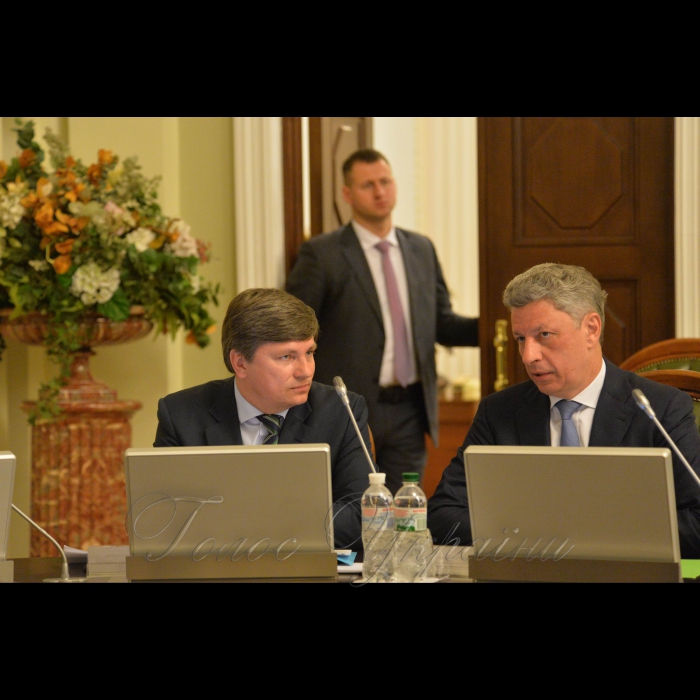 3 квітня 2017 погоджувальна рада ВР.
Артур Герасимов, Юрій Бойко.