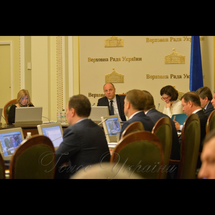3 квітня 2017 погоджувальна рада ВР.
Ірина Геращенко, Андрій Парубій, Оксана Сироїд.