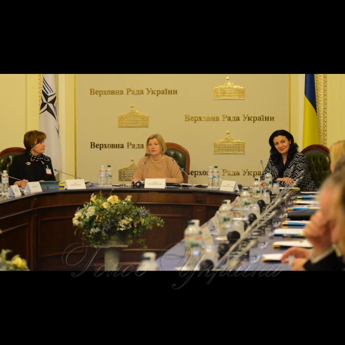 5 квітня 2017 під головуванням Першого заступника Голови Верховної Ради України Ірини Геращенко у парламенті відбулося чергове засідання Міжпарламентської ради Україна-НАТО, до складу якої входять народні депутати України і парламентарії держав-членів НАТО – члени Парламентської асамблеї НАТО.
Заступник гол. парламентської асамблеї НАТО Раса Юкневічене, Ірина Геращенко, Іванна Климпуш-Цинцадзе.