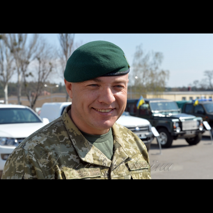 5 квітня 2014 - 10 мобільний прикордонний загін. Київ, Бортничі. 
Собко Вадим Григорович. Начальник 10 мобільного прикордонного загону, полковник.