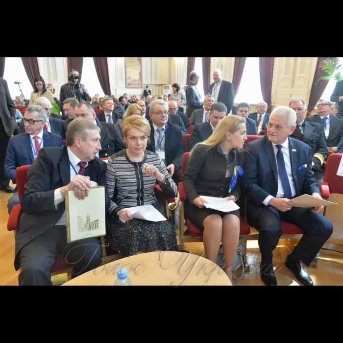 6 квітня 2017 форум ректорів вищих навчальних закладів України та Республіки Польща.
Ректор КПІ Михайло Згуровський, Міністр освіти і науки України Лілія Гриневич, н.д. Оксана Юринець, н.д. Співаковський.