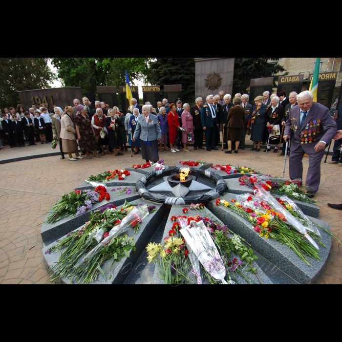 9 травня 2009 Буча, Київської обл. Біля Вічного вогню.