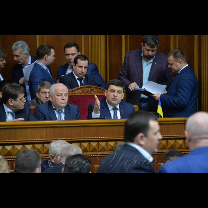 7 квітня 2017 пленарне засідання Верховної Ради України, День уряду.
Віце-прем’єр-міністр Степан Кубів, прем’єр-міністр України Володимир Гройсман.