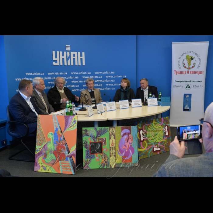 11 квітня 2017 прес-конференція в УНІАН з нагоди презентації Всеукраїнського поетичного вернісажу 