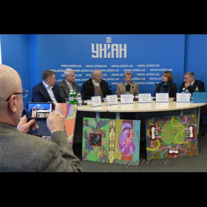 11 квітня 2017 прес-конференція в УНІАН з нагоди презентації Всеукраїнського поетичного вернісажу 