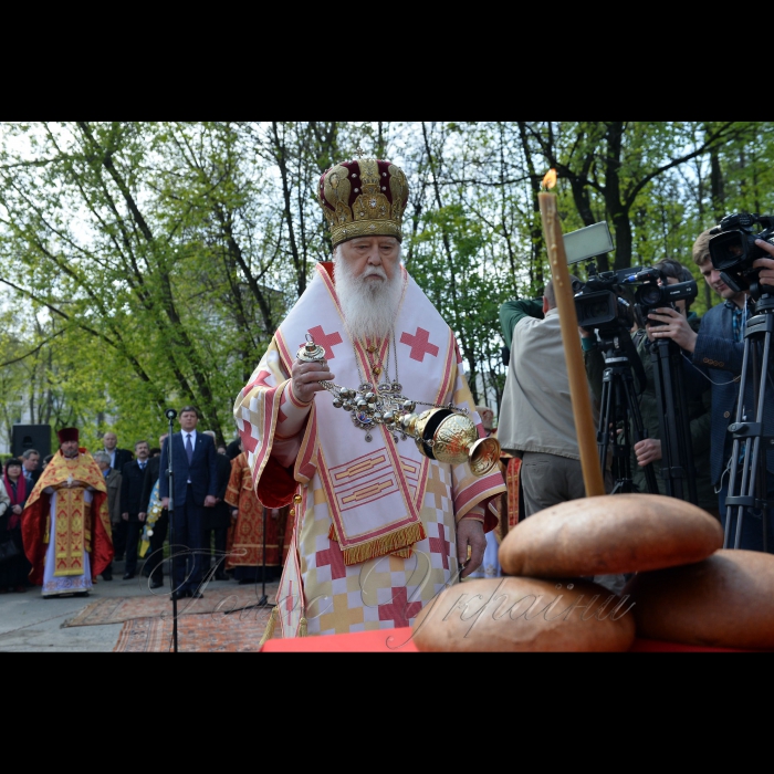 26 квітня 2017 Святійший Патріарх Філарет провів Божественну Літургію у Миколаївському храмі пам'яті жертв Чорнобильської катастрофи (Київ, вулиця Нагірна, 1) у Шевченківському районі міста Києва - помолився за упокій героїв-ліквідаторів та жертв Аварії на ЧАЕС, а також відслужив Панахиду за жертвами катастрофи на ЧАЕС, відкрив та освятив відреставрований пам'ятник - курган Жертвам аварії на ЧАЕС та та у Києві.