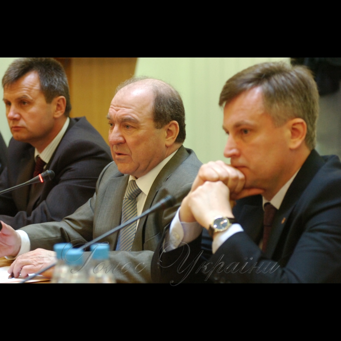 15 травня 2009 в Інституті міжнародних відносин КНУ ім. Т. Шевченка відбулася відкрита тематична лекція голови Служби безпеки України В. Наливайченка, ректора КНУ ім.Т. Шевченка академіка Л. Губерського та провідних фахівців навчального закладу на тему: «Політичні репресії в Україні: розсекречена пам'ять». Водночас, у фойє головного корпусу Інституту розгорнуто тематичну експозицію документальних матеріалів з Державного галузевого архіву СБ України щодо політичних репресій в Україні.
