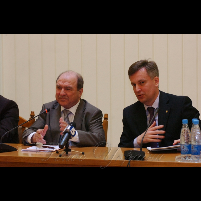 15 травня 2009 в Інституті міжнародних відносин КНУ ім. Т. Шевченка відбулася відкрита тематична лекція голови Служби безпеки України В. Наливайченка, ректора КНУ ім.Т. Шевченка академіка Л. Губерського та провідних фахівців навчального закладу на тему: «Політичні репресії в Україні: розсекречена пам'ять». Водночас, у фойє головного корпусу Інституту розгорнуто тематичну експозицію документальних матеріалів з Державного галузевого архіву СБ України щодо політичних репресій в Україні.