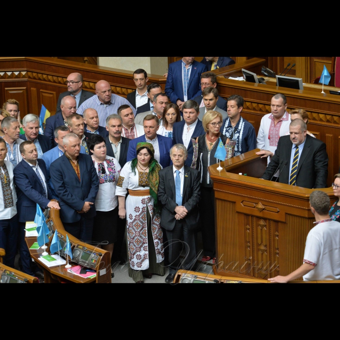 18 травня 2017 пленарне засідання Верховної Ради України.
Говорить Рефат Чубаров про проблеми Криму і кримських татар.