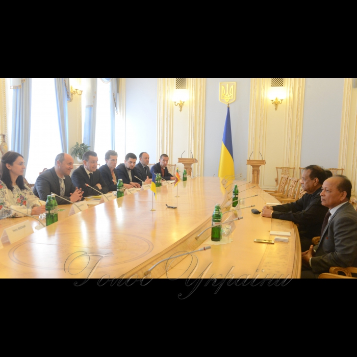 18 травня 2017 Голова Верховної Ради України Андрій Парубій провів зустріч з Головою Парламенту Демократичної Соціалістичної Республіки Шрі-Ланка К. Джайясурія. Сторони обговорили перспективні напрямки двосторонньої взаємодії у розвитку міжпарламентських, дипломатичних і економічних відносин.