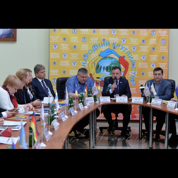 18 травня 2017 у м. Марiуполь відбулось відкриття дводеної міжнародної конференціі - круглий стіл 