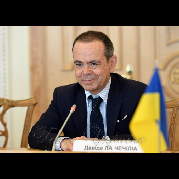 24 травня 2017 зустріч Голови Верховної Ради України Андрія Парубія з Надзвичайним і Повноважним Послом Італійської Республіки в Україні Давіде Ла Чечіліа.
