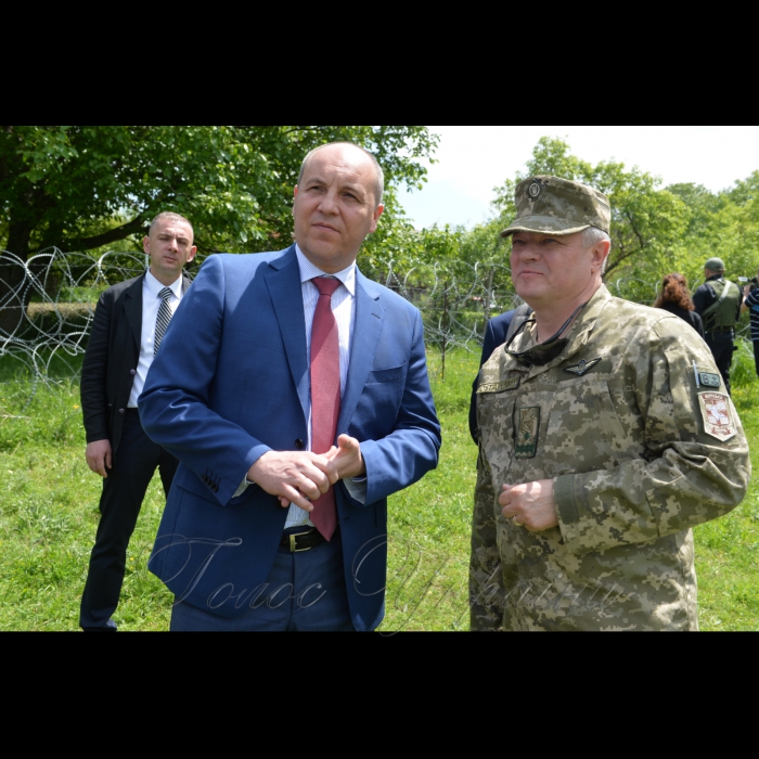 30 травня 2017 робочій візит Голови Верховної Ради України Андрія Парубія до Грузії з метою участі у Пленарному засіданні весняної сесії ПА НАТО.
Голова Верховної Ради України Андрій Парубій під час відвідання адміністративної лінії розмежування у Хурвалеті.
Андрій Парубій і віськовий атташе в посольстві України в Грузії генерал Ігор Остапенко.