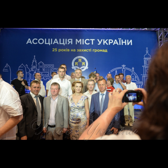 30 червня 2017 урочисте засідання з нагоди 25-річчя Асоціації міст України під головуванням мера Києва, голови Асоціації міст України Віталія Кличка. У засіданні візьмуть участь: Президент України Петро Порошенко, перший заступник Голови Верховної Ради України Ірина Геращенко, представники громад-членів Асоціації міст України. Також запрошені керівники держави, представники уряду та парламенту, представники іноземних партнерів Асоціації.