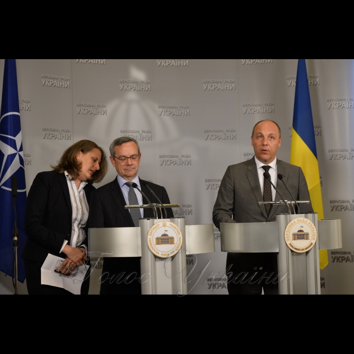 3 липня 2017 Голова Верховної Ради України Андрій Парубій під час спільного брифінгу з Головою Парламентської асамблеї НАТО Паоло Аллі зазначив, що питання щодо проведення в Україні засідання Парламентської асамблеї НАТО розглядатимуть восени поточного року, а саме засідання може відбутися навесні 2019 року.