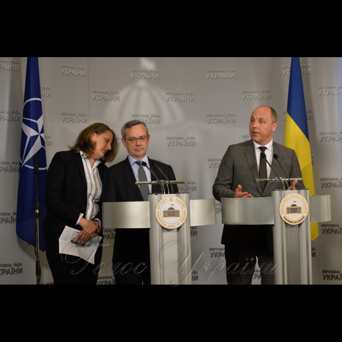 3 липня 2017 Голова Верховної Ради України Андрій Парубій під час спільного брифінгу з Головою Парламентської асамблеї НАТО Паоло Аллі зазначив, що питання щодо проведення в Україні засідання Парламентської асамблеї НАТО розглядатимуть восени поточного року, а саме засідання може відбутися навесні 2019 року.
