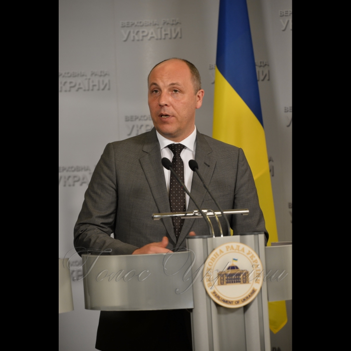 3 липня 2017 Голова Верховної Ради України Андрій Парубій під час спільного брифінгу з Головою Парламентської асамблеї НАТО Паоло Аллі зазначив, що питання щодо проведення в Україні засідання Парламентської асамблеї НАТО розглядатимуть восени поточного року, а саме засідання може відбутися навесні 2019 року.