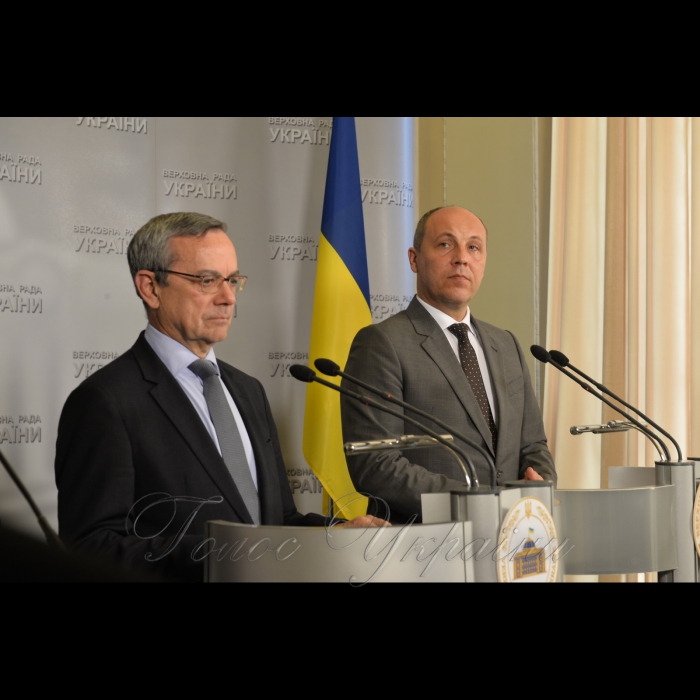 3 липня 2017 Голова Верховної Ради України Андрій Парубій під час спільного брифінгу з Головою Парламентської асамблеї НАТО Паоло Аллі зазначив, що питання щодо проведення в Україні засідання Парламентської асамблеї НАТО розглядатимуть восени поточного року, а саме засідання може відбутися навесні 2019 року.