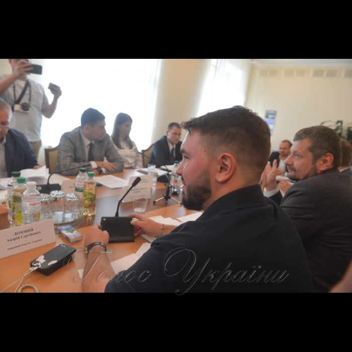 5 липня 2017 засідання Комітету з питань регламенту та організації роботи Верховної Ради України.
Про подання, підтримане та внесене до Верховної Ради України Генеральним прокурором України Луценком Ю.В. 21 червня 2017 року, «Про надання згоди на притягнення до кримінальної відповідальності народного депутата України Лозового Андрія Сергійовича».
Андрій Лозовий.