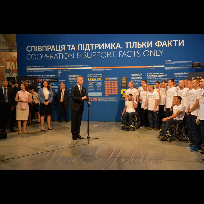 10 липня 2017 в Національному культурно-мистецькому та музейному комплексі «Мистецький арсенал» відкрилась виставка «Україна-НАТО. Формула безпеки», за підтримки Центру інформації та документації НАТО в Україні.
 
У відкритті експозиції участь взяли Віце-прем`єр-міністр із питань європейської та євроатлантичної інтеграції України Іванна Климпуш-Цинцадзе, Генеральний секретар НАТО Єнс Столтенберг, Півночноатлантична Рада, а також представники Адміністрації Президента, Уряду, Верховної Ради, дипломатичного корпусу та громадянського суспільства.