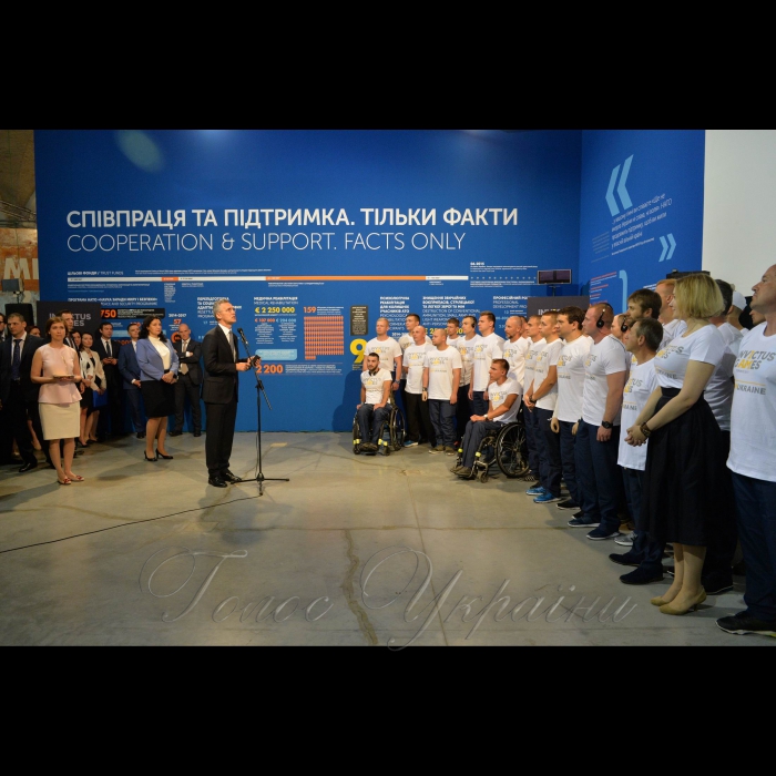 10 липня 2017 в Національному культурно-мистецькому та музейному комплексі «Мистецький арсенал» відкрилась виставка «Україна-НАТО. Формула безпеки», за підтримки Центру інформації та документації НАТО в Україні.
 
У відкритті експозиції участь взяли Віце-прем`єр-міністр із питань європейської та євроатлантичної інтеграції України Іванна Климпуш-Цинцадзе, Генеральний секретар НАТО Єнс Столтенберг, Півночноатлантична Рада, а також представники Адміністрації Президента, Уряду, Верховної Ради, дипломатичного корпусу та громадянського суспільства.