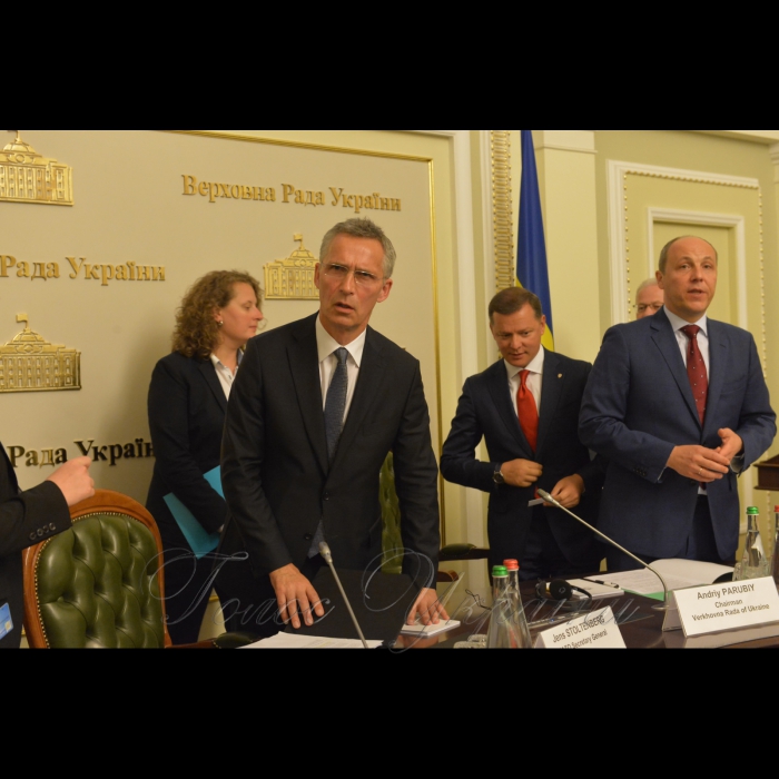 10 липня 2017 після зустріч народних депутатів України з Генеральним Секретарем НАТО Йенсом Столтенбергом у сесійній залі Верховної Ради України А. Парубій запросив керівників депутатських фракцій і груп продовжити спілкування у вузькому колі.