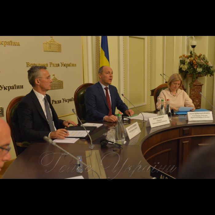 10 липня 2017 після зустріч народних депутатів України з Генеральним Секретарем НАТО Йенсом Столтенбергом у сесійній залі Верховної Ради України А. Парубій запросив керівників депутатських фракцій і груп продовжити спілкування у вузькому колі.