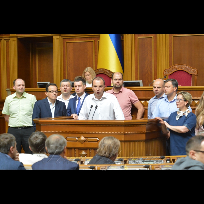 11 липня 2017 Пленарне засідання Верховної Ради України.
Прийнято Закон України «Про внесення змін до Закону України «Про вищу освіту» щодо діяльності вищих навчальних закладів на території Донецької та Луганської областей».
Прийнято Закон 
