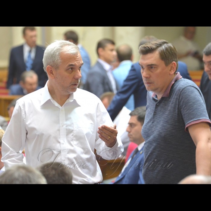 12 липня 2017 пленарне засідання Верховної Ради України.
А. Парубій повідомив, що учора Рада Європейського Союзу остаточно затвердила Угоду про асоціацію Україна-ЄС.
Прийнято Закон 