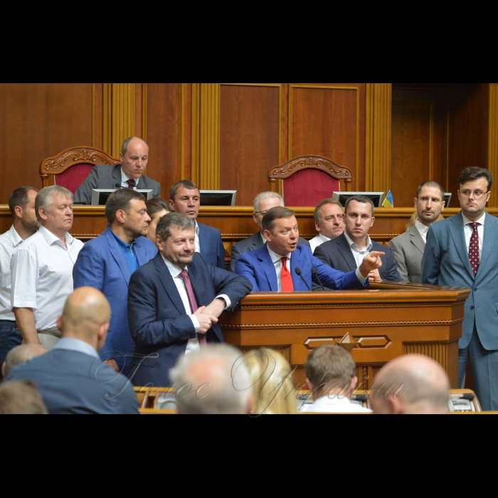 12 липня 2017 пленарне засідання Верховної Ради України.
А. Парубій повідомив, що учора Рада Європейського Союзу остаточно затвердила Угоду про асоціацію Україна-ЄС.
Прийнято Закон 